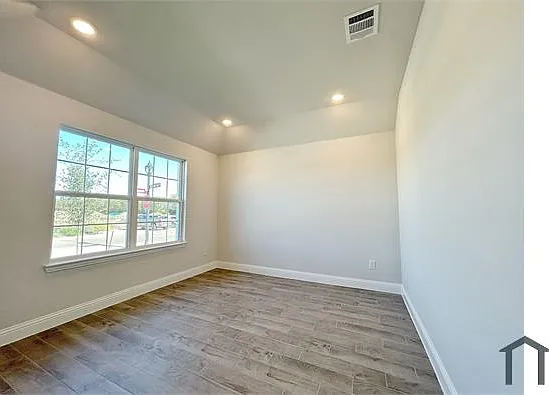 740 Fencerow Trl — Photo 8