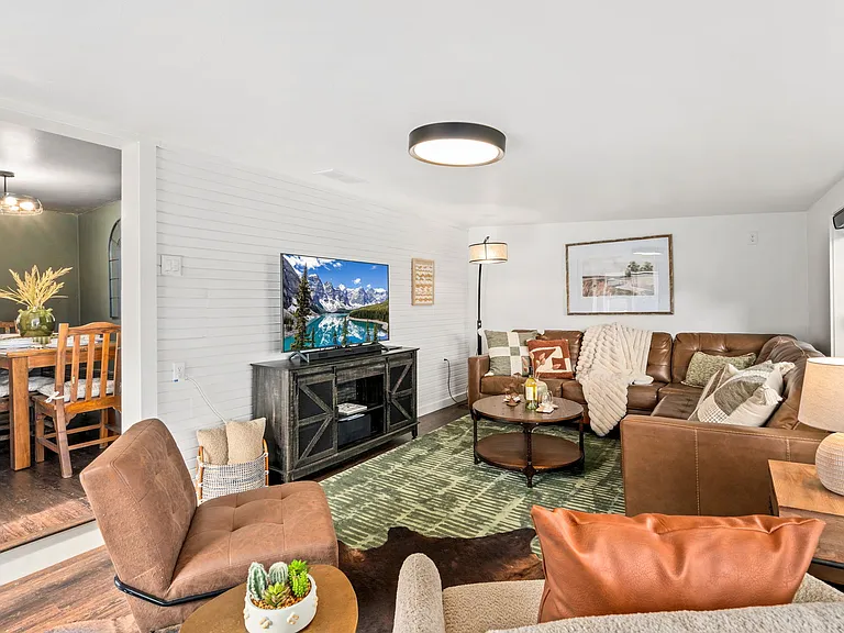 322 N Sunset St — Photo 10