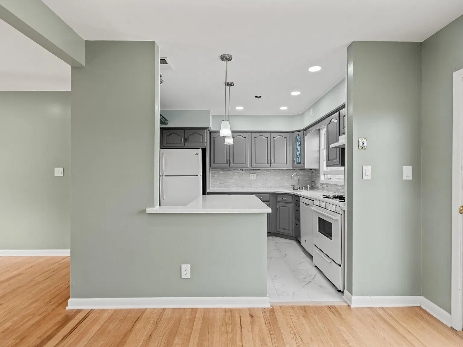 9 W Prospect St — Photo 3