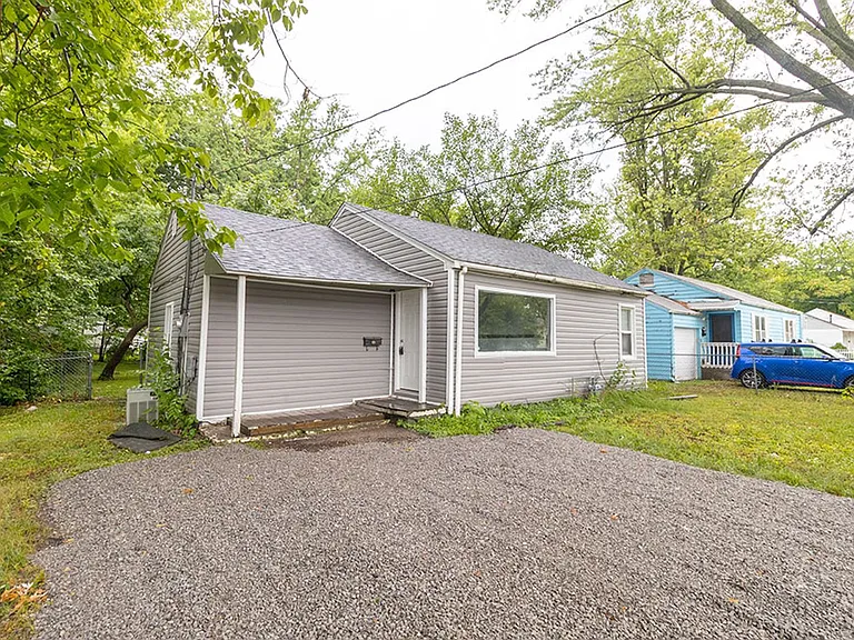 210 Highview Ave — Photo 31
