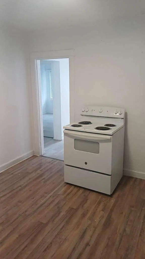 2 bed, 726 sqft, $1,225 — Photo 4
