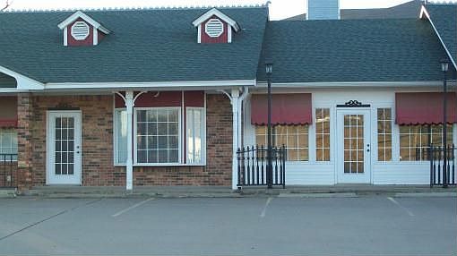 3rd image of 2401 N Oak Ave