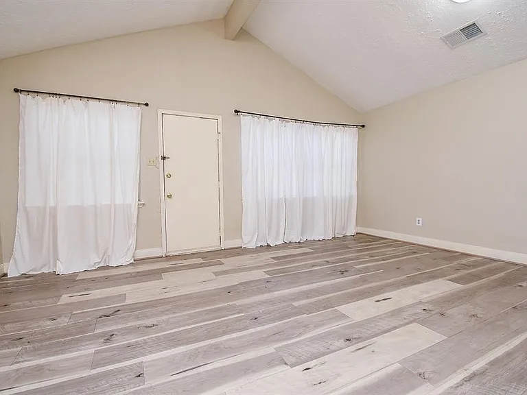 7117 Haven Creek Dr — Photo 17