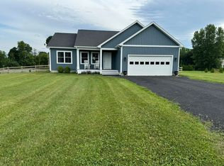 21 Dubuque Dr, Grand Isle, VT 05458