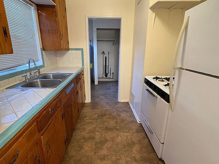 3414 E Lee St #3416 & 3418 — Photo 9
