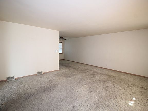 4th image of 9033 S Albany Ave