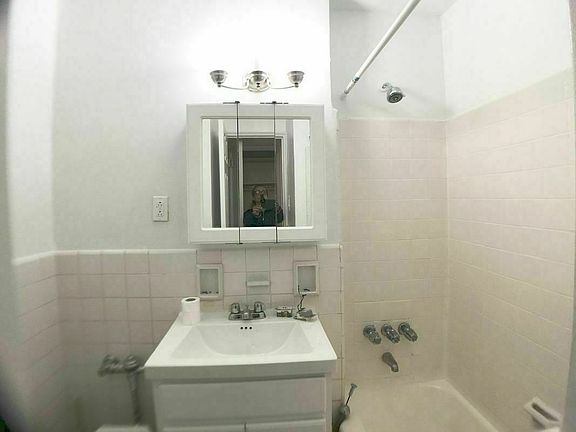 5th image of 6645 Broadway APT 3F