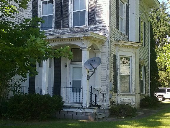 4th image of 302 Main St APT 5