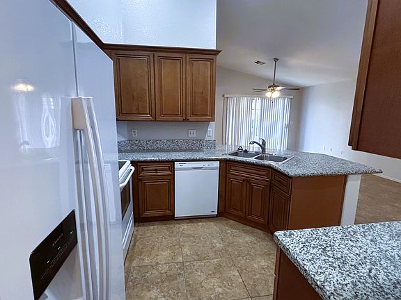 5th image of 160 N Bradley Dr