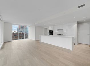 485 W 42nd Ave #606, Vancouver, BC V5Y2S8