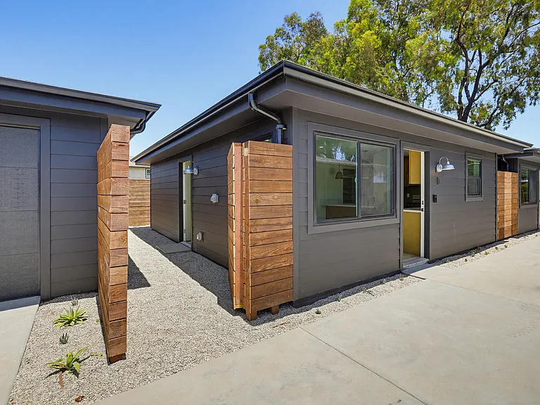 2036 Pomona Ave #D — Photo 28