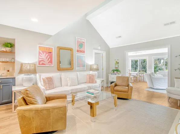 547 Cobby Creek Ln, Johns Island, SC 29455