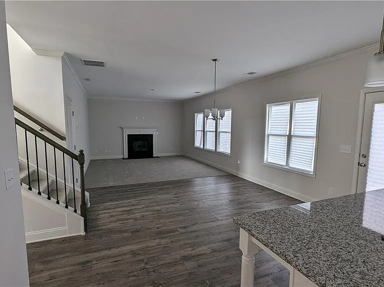 331 Brookstone Trl — Photo 4