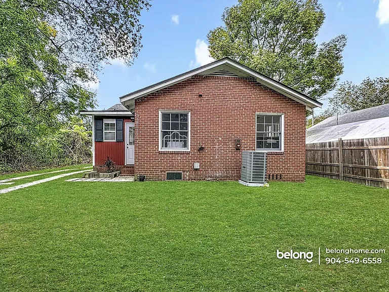 2057 Southampton Rd — Photo 22