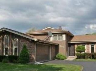 105 S Richard Ct, Addison, IL 60101
