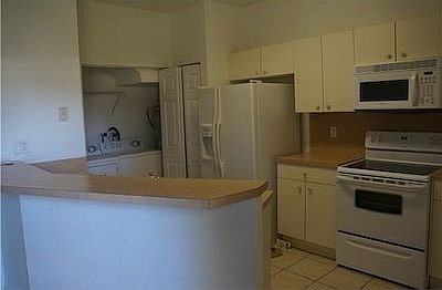 3rd image of 404 W Santa Catalina Cir N
