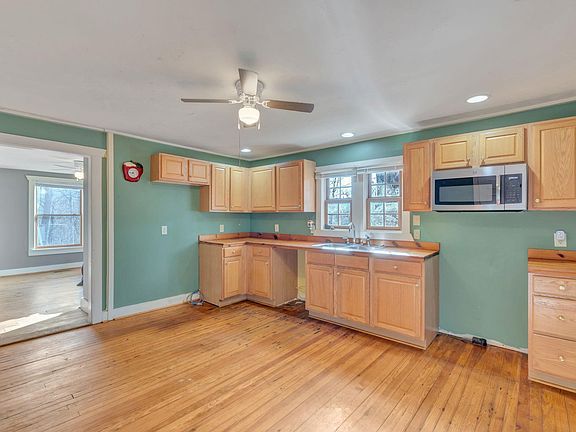 5th image of 423 Gold Mine Ln