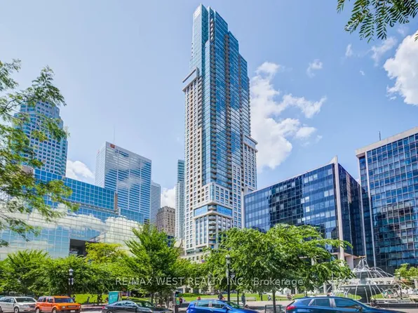 88 Scott St #1502, Toronto, ON M5E 0A9