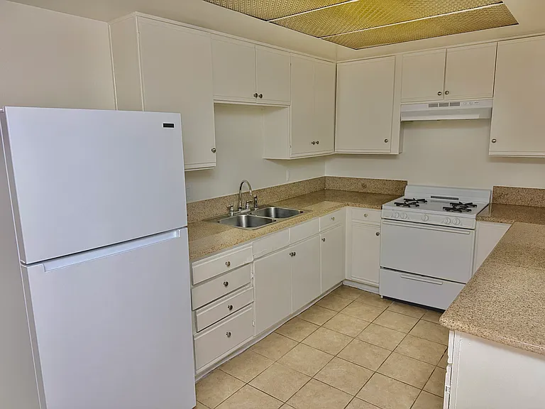 11058 Cantlay St #2 — Photo 4