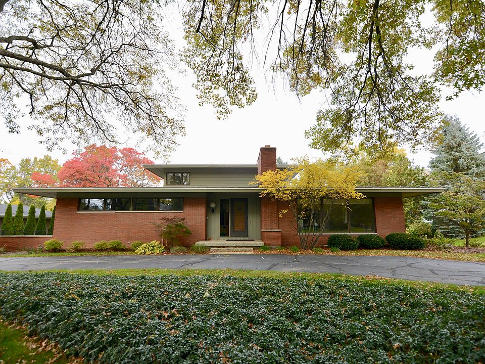 1st image of 2841 Woodcliff Cir SE