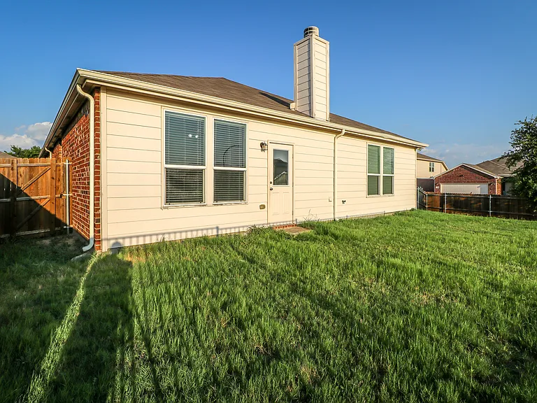 7425 Bronsind Trl — Photo 19