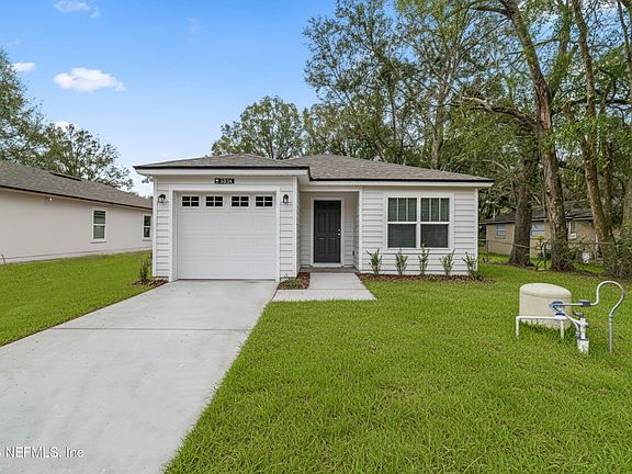 2nd image of 237 W 39TH Street