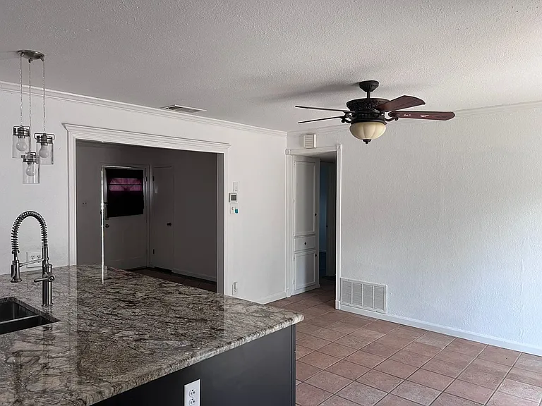 6234 Pancho Villa Dr — Photo 11