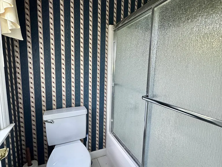 513 Alexis Dr — Photo 14