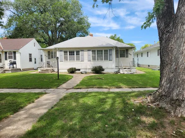 608 W 13th St, Grand Island, NE 68801
