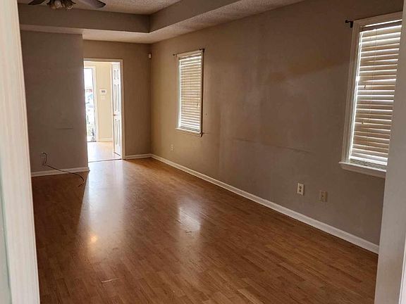 3rd image of 1782 Wayland Park Dr