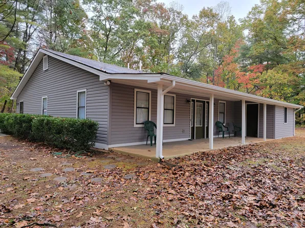 204 Black Bear Ln, Boones Mill, VA 24065