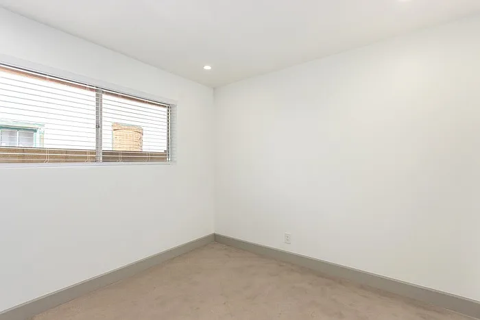 4538 N 8th Pl #4 — Photo 7