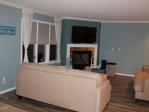 Flat screen TV included