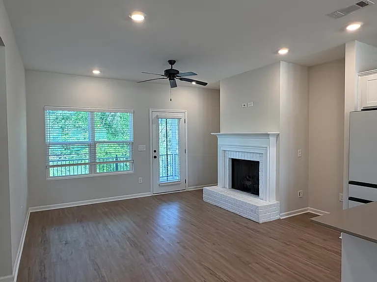 598 Waterpoint Way — Photo 9