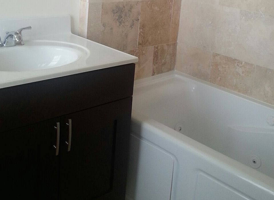 MASTER BATH WITH JACUZZI