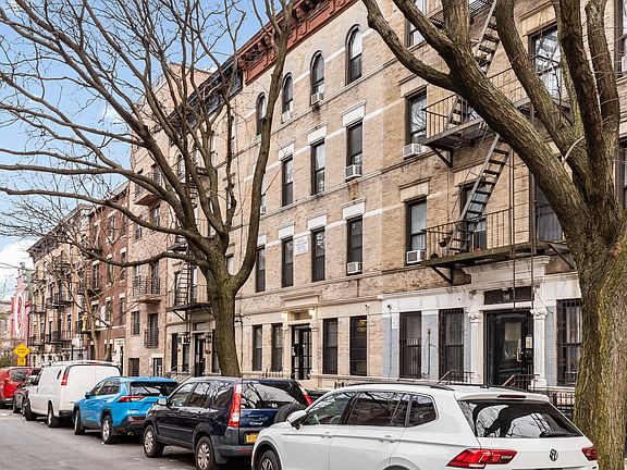 4th image of 792 Park Pl