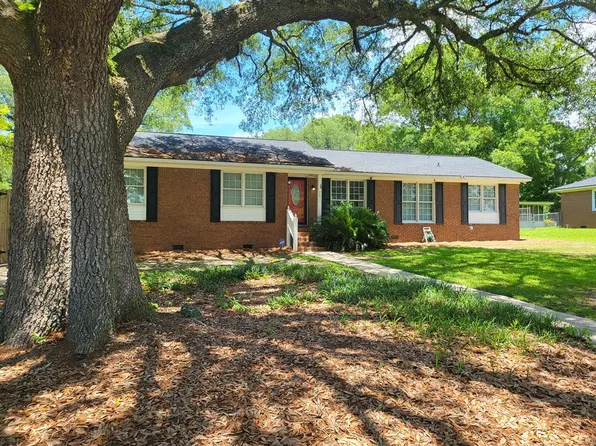 2011 Acker Dr, Albany, GA 31707