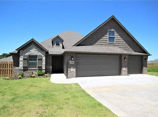 1700 Abbey, Centerton, AR 72719