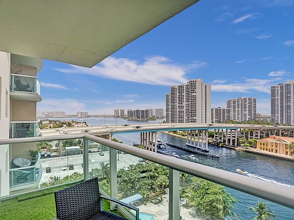 4th image of 19390 Collins Ave APT 1111