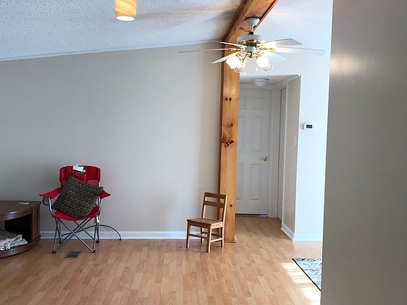 4th image of 10 Elderberry Ln
