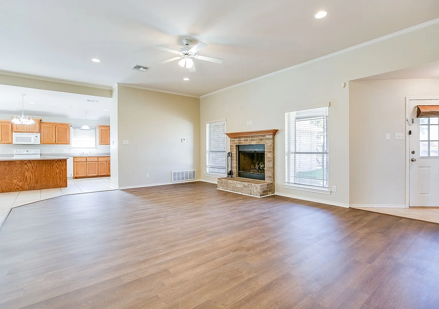 Beautiful 3 Bedroom 2 Bath Home Coming Soon! — Photo 4