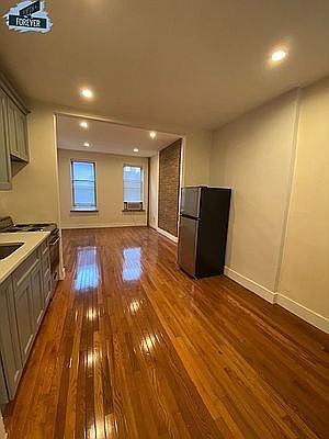 2nd image of 503 W 47th St APT 4RE