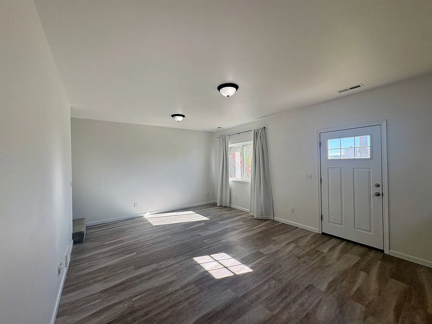 Spacious Updated 4-Bedroom, 2-Bathroom Home Near the Rims! — Photo 3