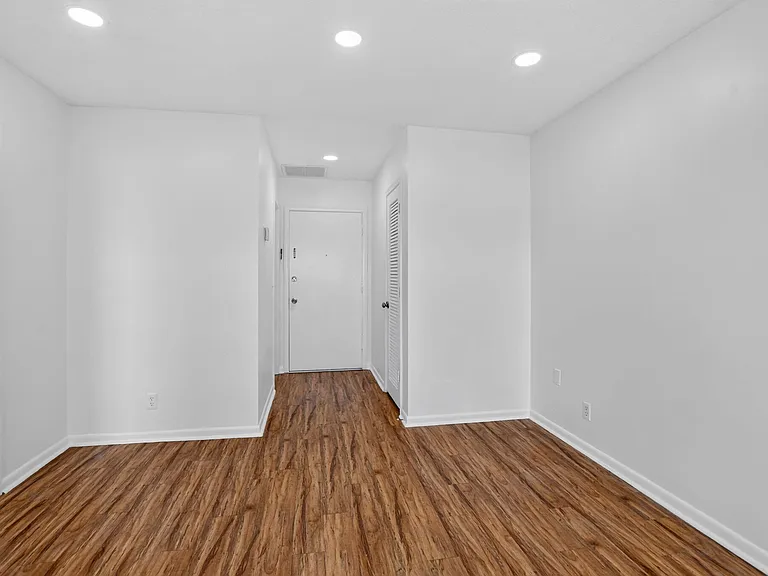 298 SW 6th St #204 — Photo 4