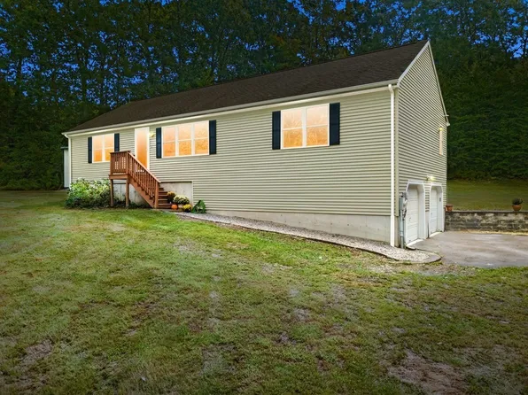 3 Major Moore Cir, Paxton, MA 01612
