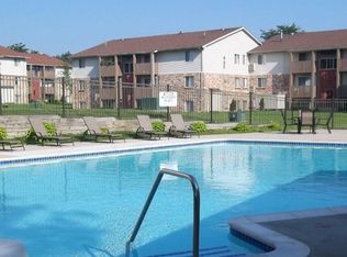 8667 Candlewood St APT 9, Brighton, MI 48116