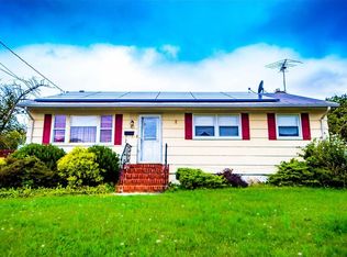 40 Lake View Blvd, Edison, NJ 08817