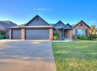 1634 E Washington Pl, Broken Arrow, OK 74012