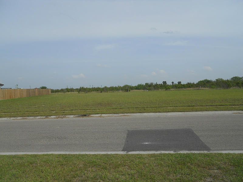 2nd image of 5710 Lago Vista Dr