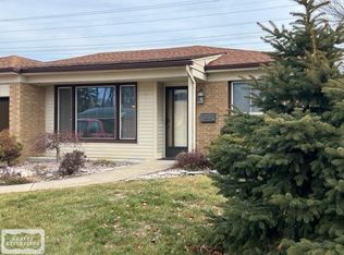 27456 Palomino Dr, Warren, MI 48093